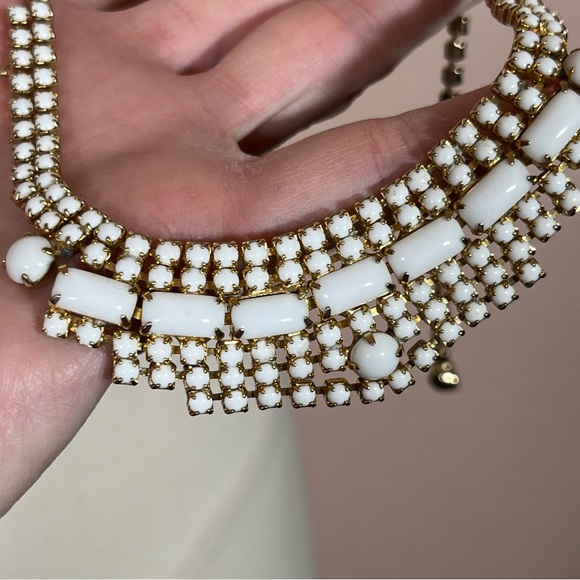 Antique 1940's Retro Art Deco White Milk Glass Emerald Cut Choker Necklace - Picture 11 of 17